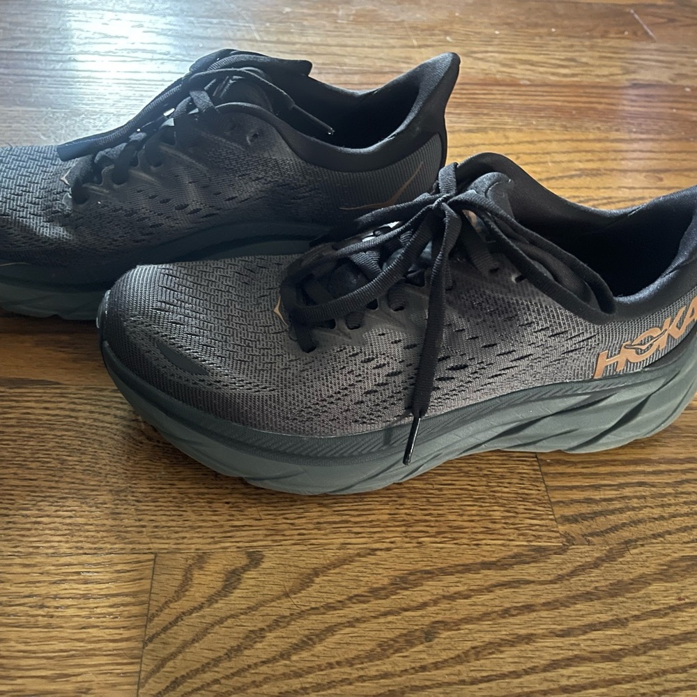 HOKA Women's Clifton 8 All Black size 7